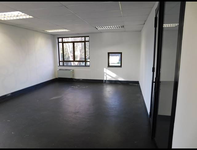 253M² OFFICE TO LET IN HYDE PARK